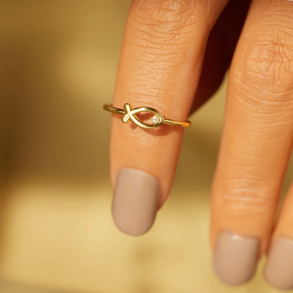 925 Sterling Silver Inlaid Zircon Fish Ring - Siennasass