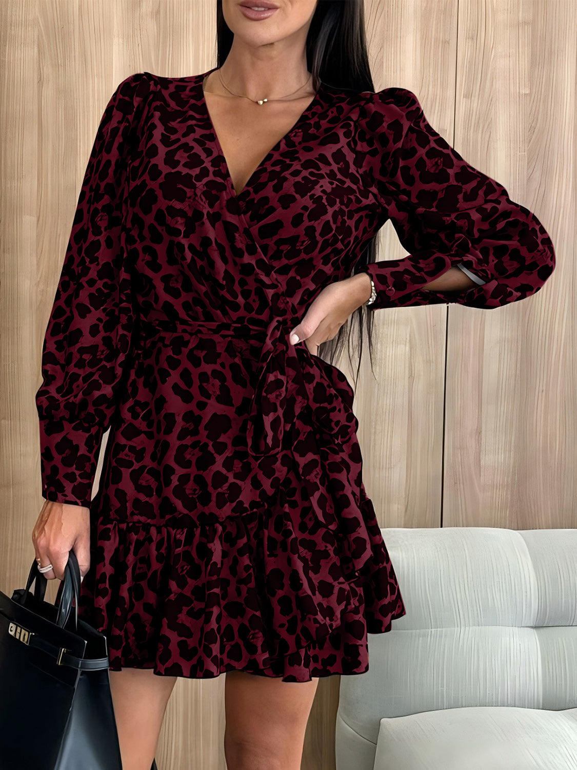 Langärmliges Kleid mit Leopardenmuster und Bindeband