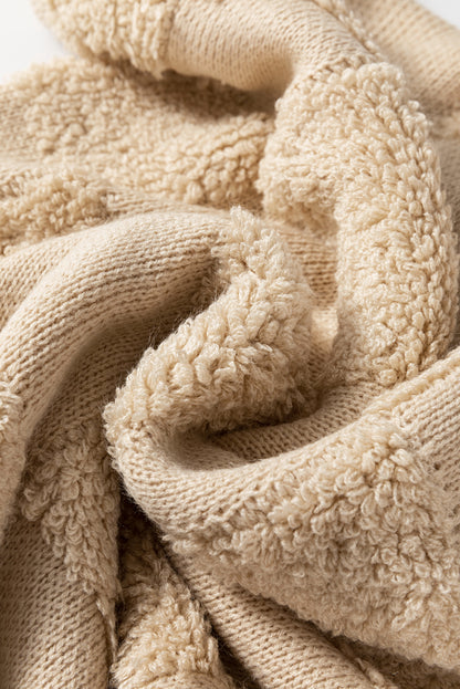 Karierter Pullover mit Rundhalsausschnitt und überschnittenen Schultern