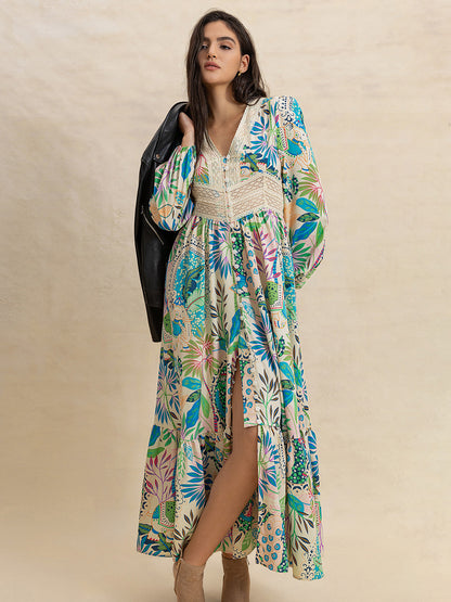 Bedrucktes Langarm-Midikleid mit Schlitz und V-Ausschnitt