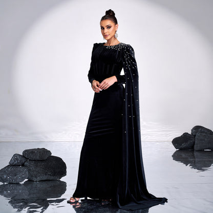Samt-Abendkleid mit Rundhalsausschnitt und langen Ärmeln und Strass
