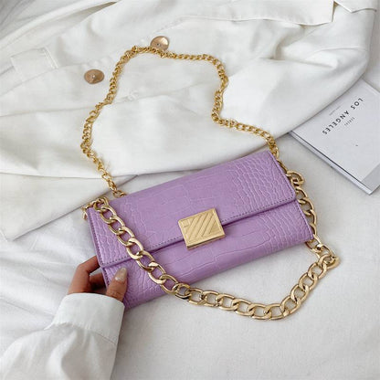 Modische Schultertasche mit Kette