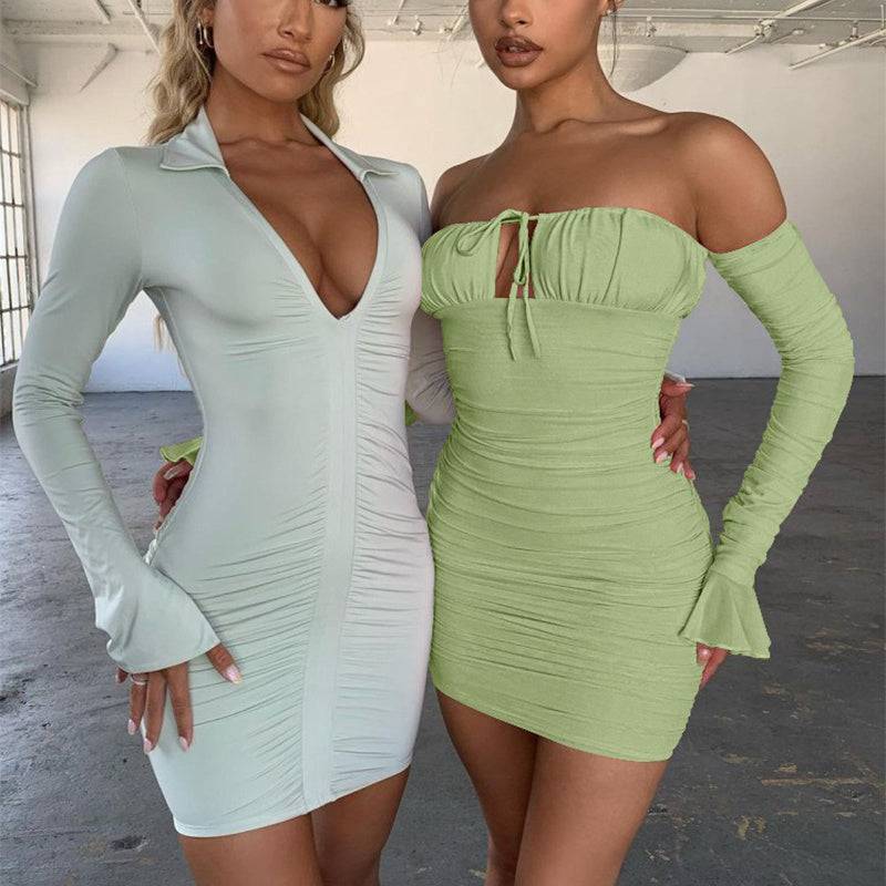 Modisches, schmales, schulterfreies Kleid mit langen Ärmeln