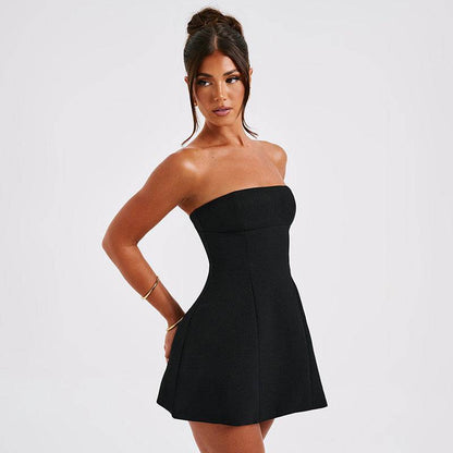 Rückenfreies, schmales, kurzes Tube-Kleid