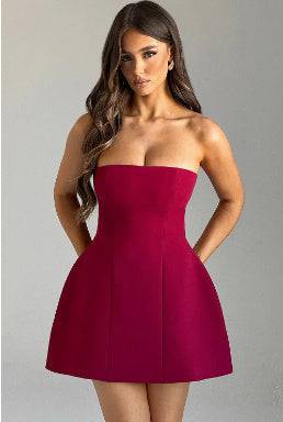 Rückenfreies, schmales, kurzes Tube-Kleid