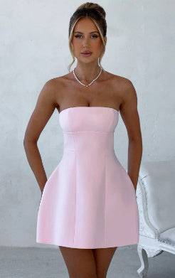 Rückenfreies, schmales, kurzes Tube-Kleid