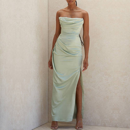 Knielanges Kleid mit Schlitz und Satin-Tube-Top