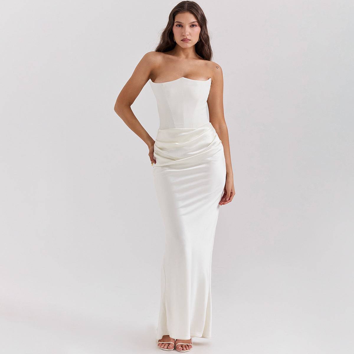 Bandeau-Kleid im Slim-Fit mit Fischgrätenmuster und rückenfreiem Schnitt