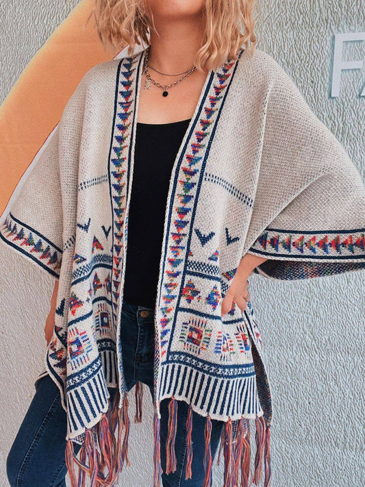 Strickjacke mit Fransen und offener Vorderseite