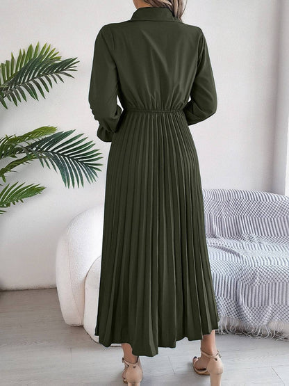 Plissiertes, halbgeknöpftes, langärmliges Midikleid