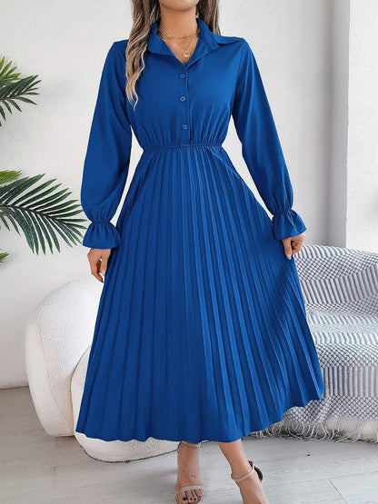 Plissiertes, halbgeknöpftes, langärmliges Midikleid