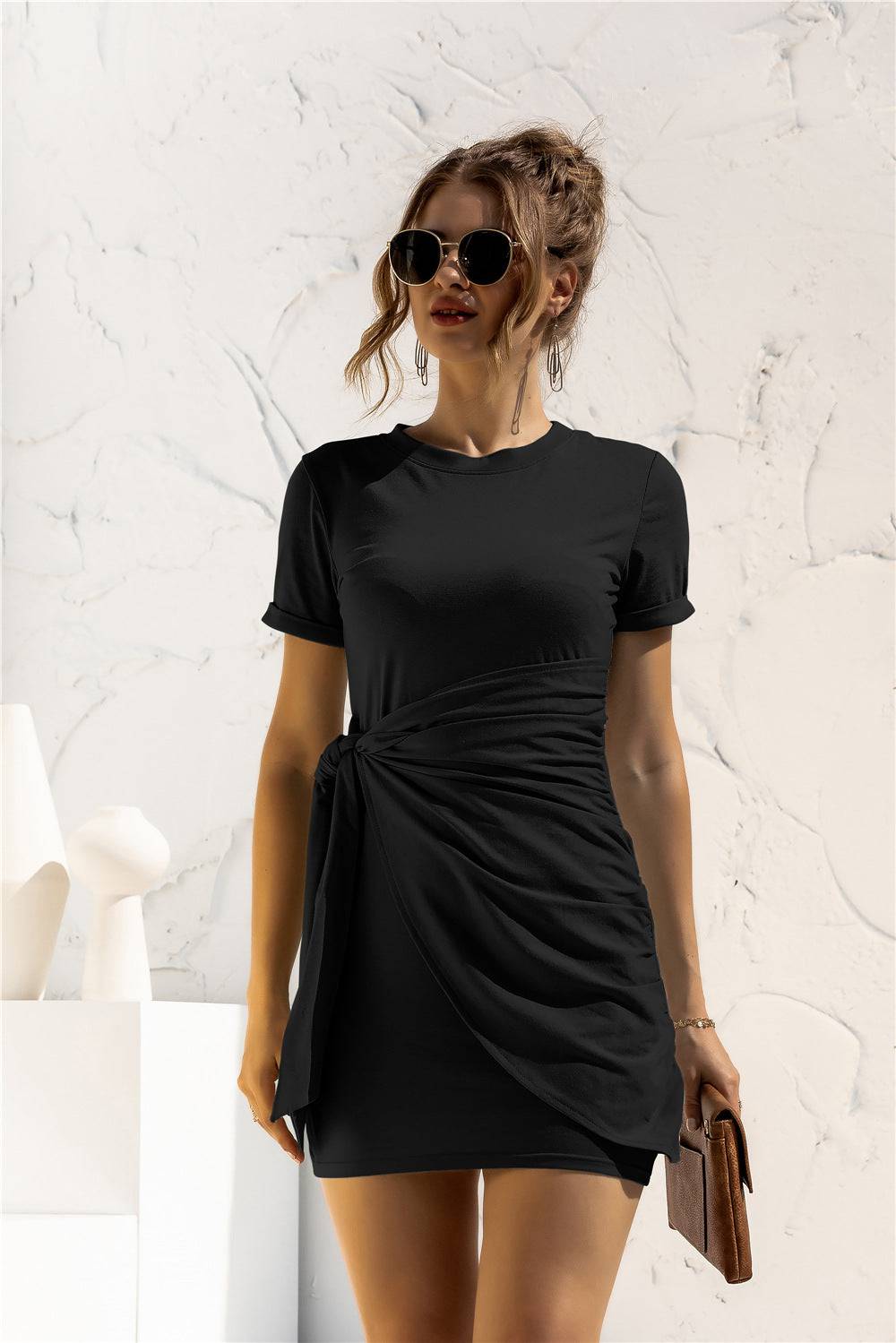 Kleid mit Rundhalsausschnitt, Ärmelbündchen und seitlicher Schnürung