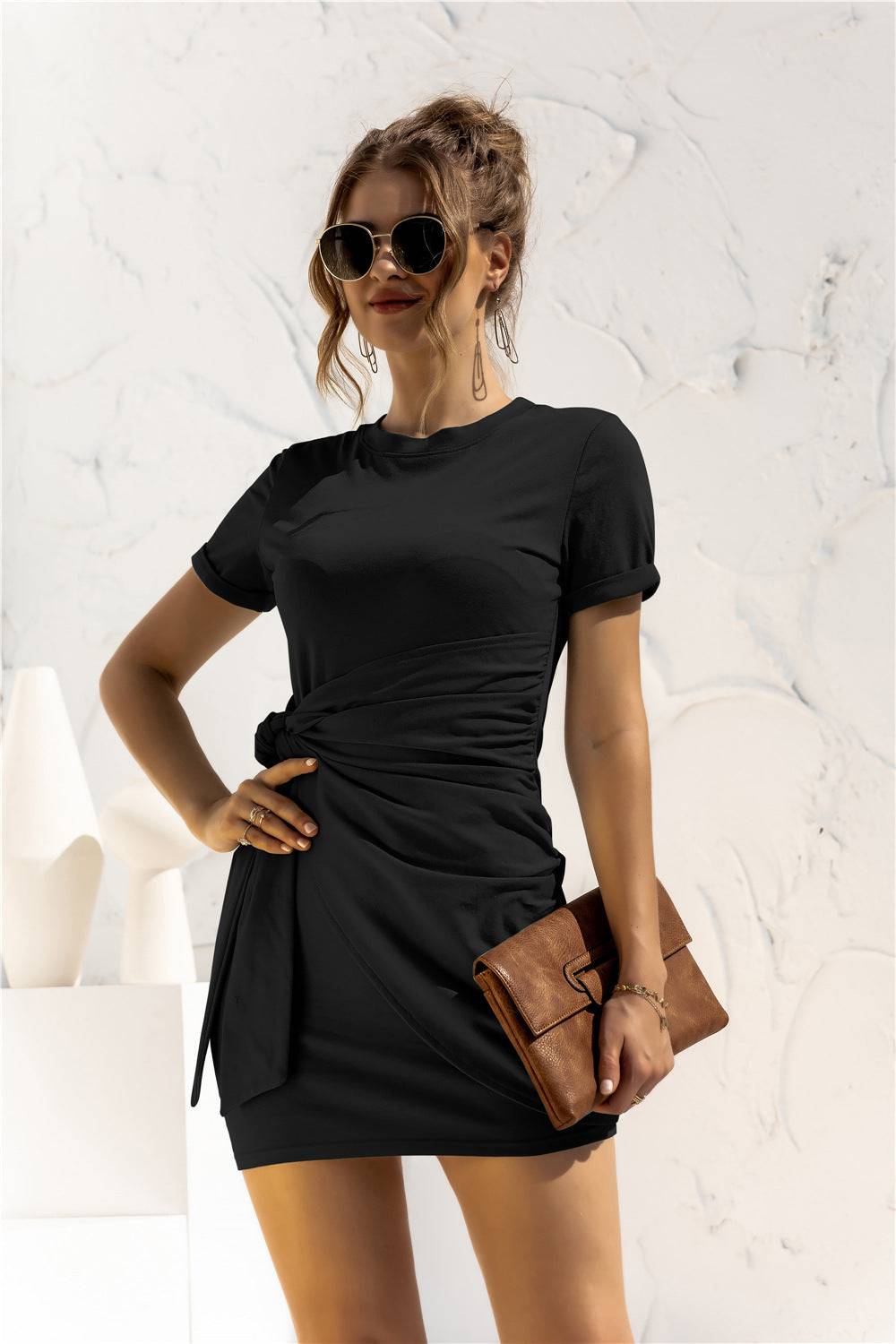 Kleid mit Rundhalsausschnitt, Ärmelbündchen und seitlicher Schnürung