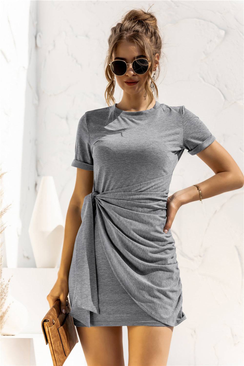 Kleid mit Rundhalsausschnitt, Ärmelbündchen und seitlicher Schnürung