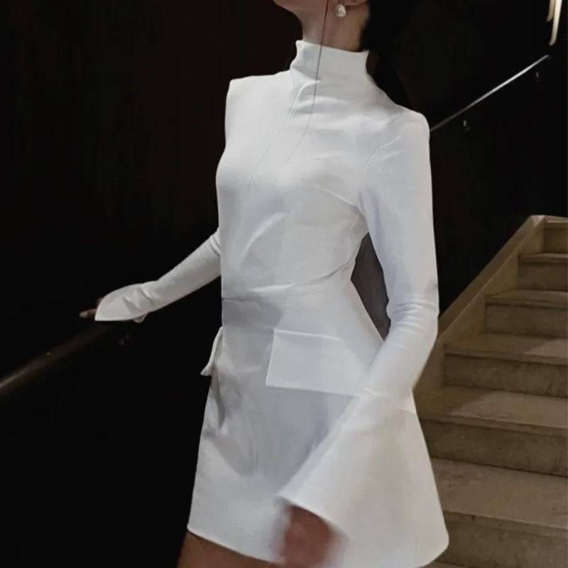 Slim-Fit Langarmkleid