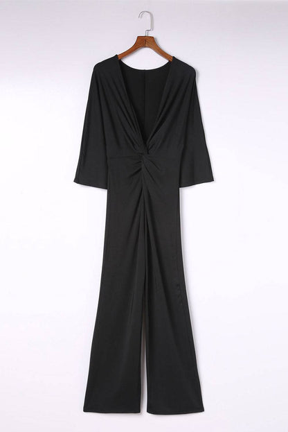 Jumpsuit mit verdrehtem Ausschnitt und Dreiviertelärmeln
