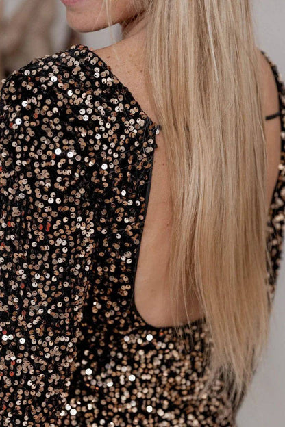 Rückenfreies Paillettenkleid mit Rundhalsausschnitt und langen Ärmeln