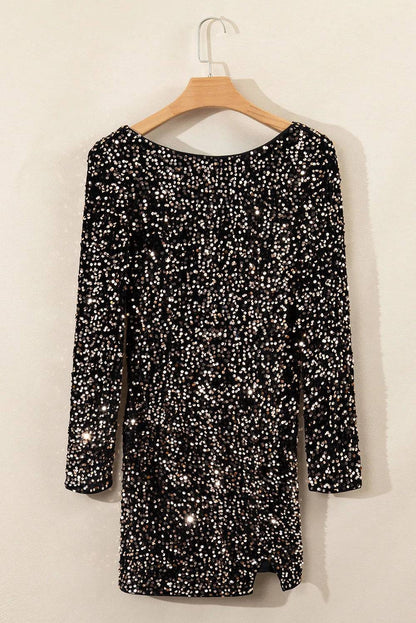 Rückenfreies Paillettenkleid mit Rundhalsausschnitt und langen Ärmeln