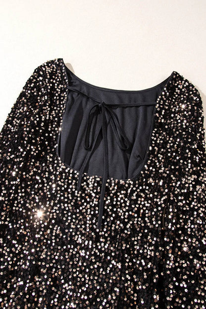 Rückenfreies Paillettenkleid mit Rundhalsausschnitt und langen Ärmeln
