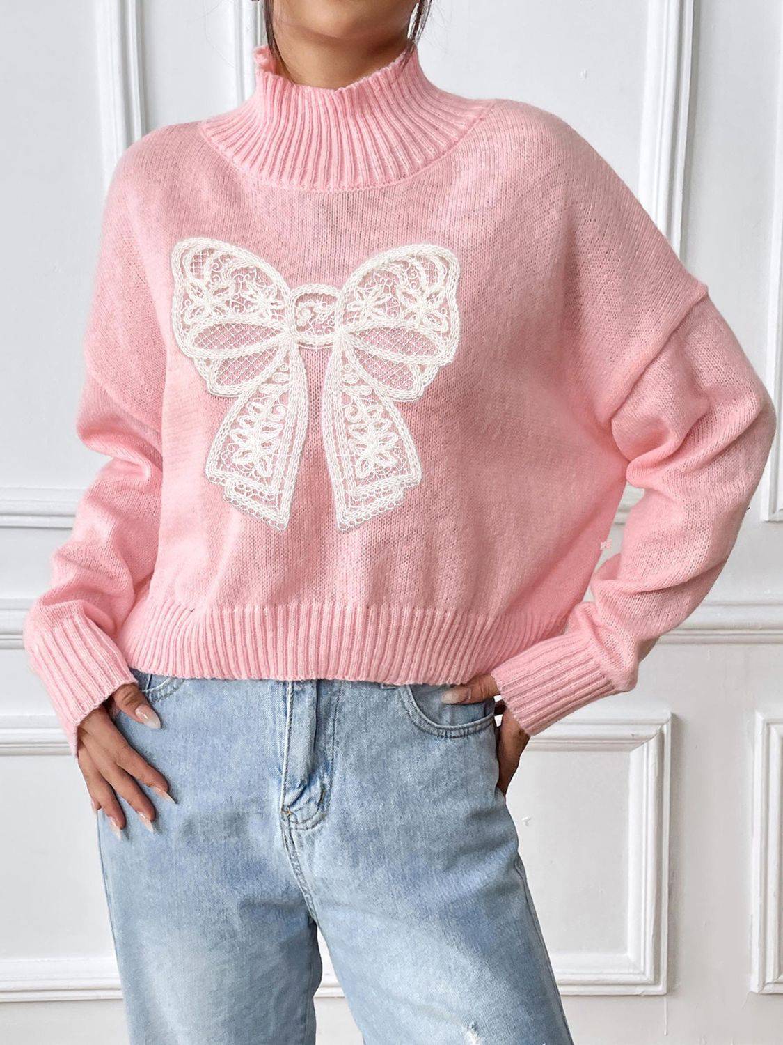 Rollkragenpullover mit Schleife und langem Arm