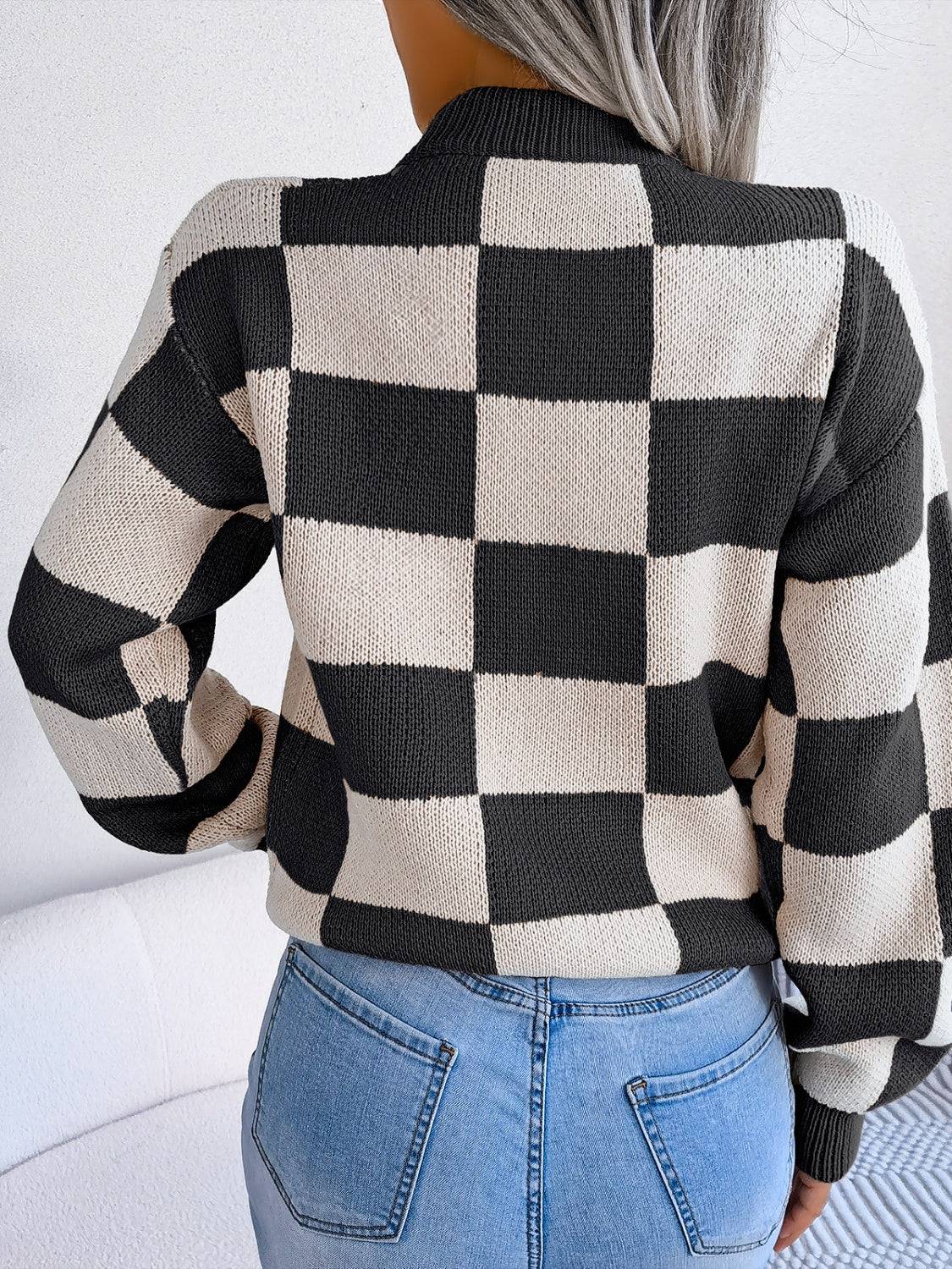 Karierter Pullover mit Stehkragen und langen Ärmeln