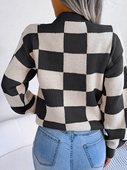 Karierter Pullover mit Stehkragen und langen Ärmeln