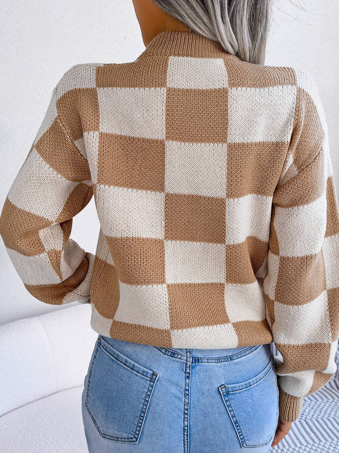 Karierter Pullover mit Stehkragen und langen Ärmeln