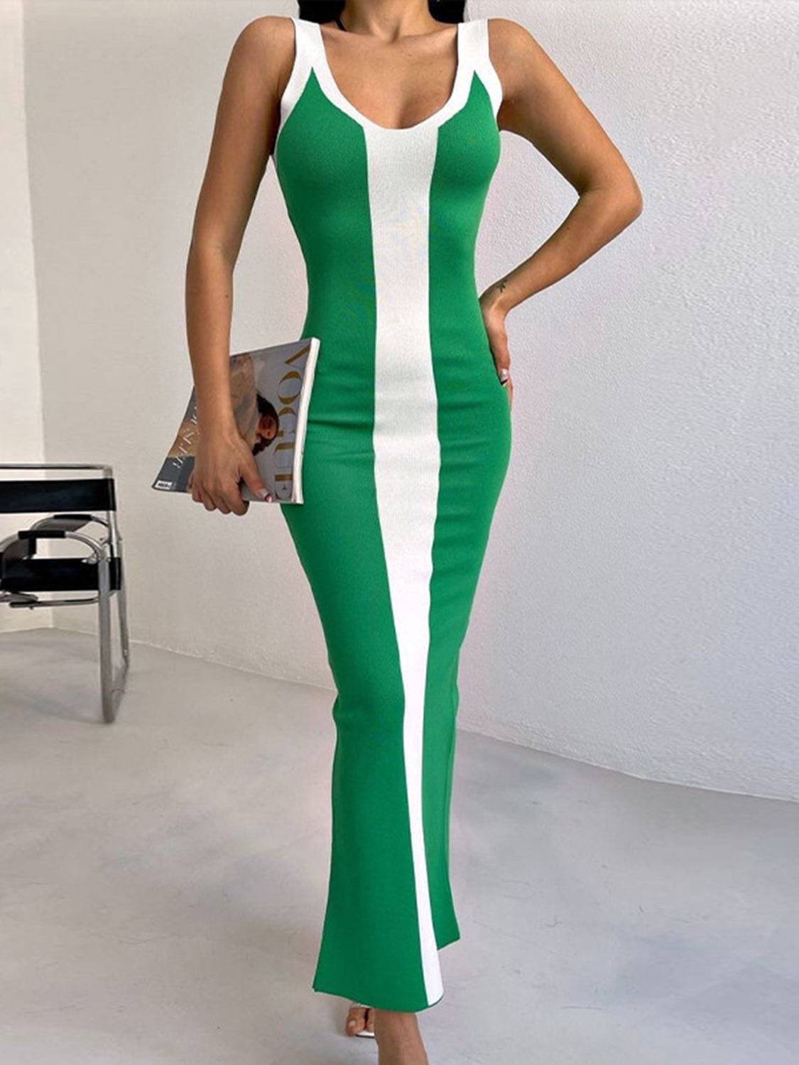 Midikleid mit Schlitz und breiten Trägern in Kontrastfarbe