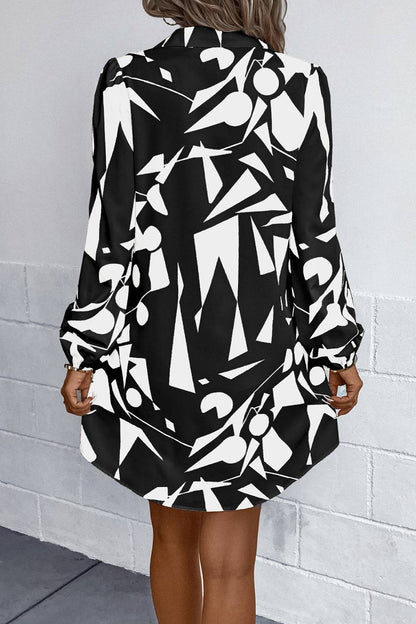 Geometrisches Langarm-Hemdkleid