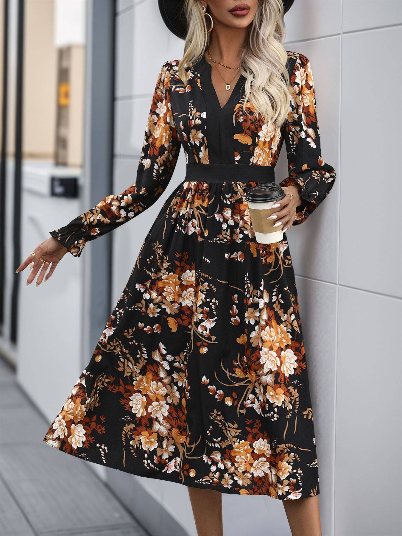 Bedrucktes, langärmliges Midikleid mit Kerbe