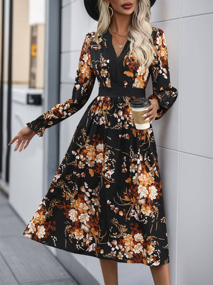 Bedrucktes, langärmliges Midikleid mit Kerbe