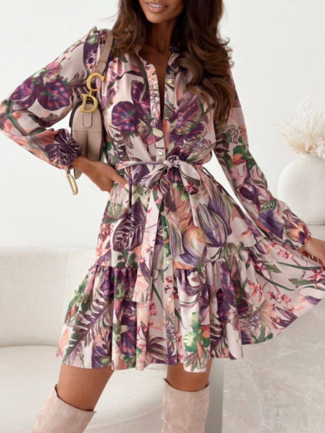 Langärmliges Kleid mit Rüschensaum und Blumenmuster