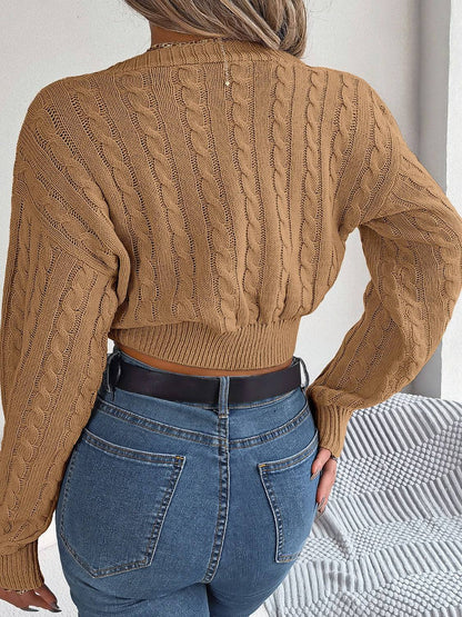 Pullover mit V-Ausschnitt und Zopfmuster