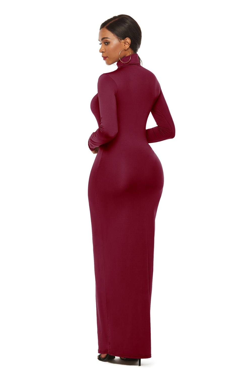 Schmales Maxikleid mit Stehkragen und langen Ärmeln