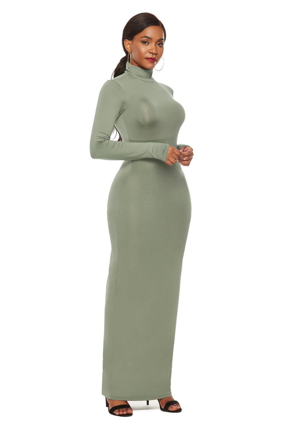 Schmales Maxikleid mit Stehkragen und langen Ärmeln