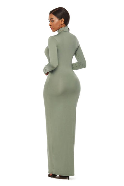 Schmales Maxikleid mit Stehkragen und langen Ärmeln