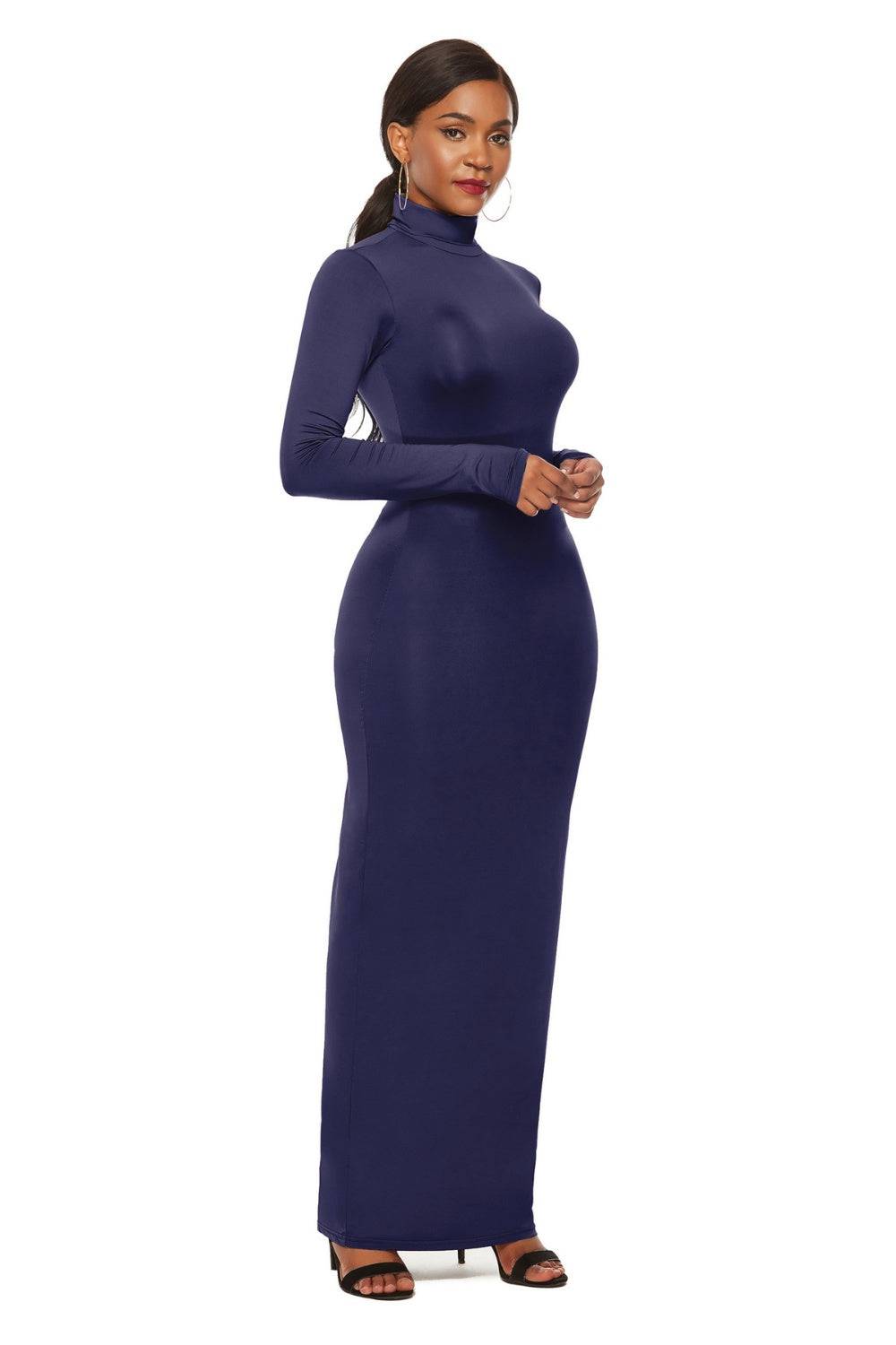 Schmales Maxikleid mit Stehkragen und langen Ärmeln