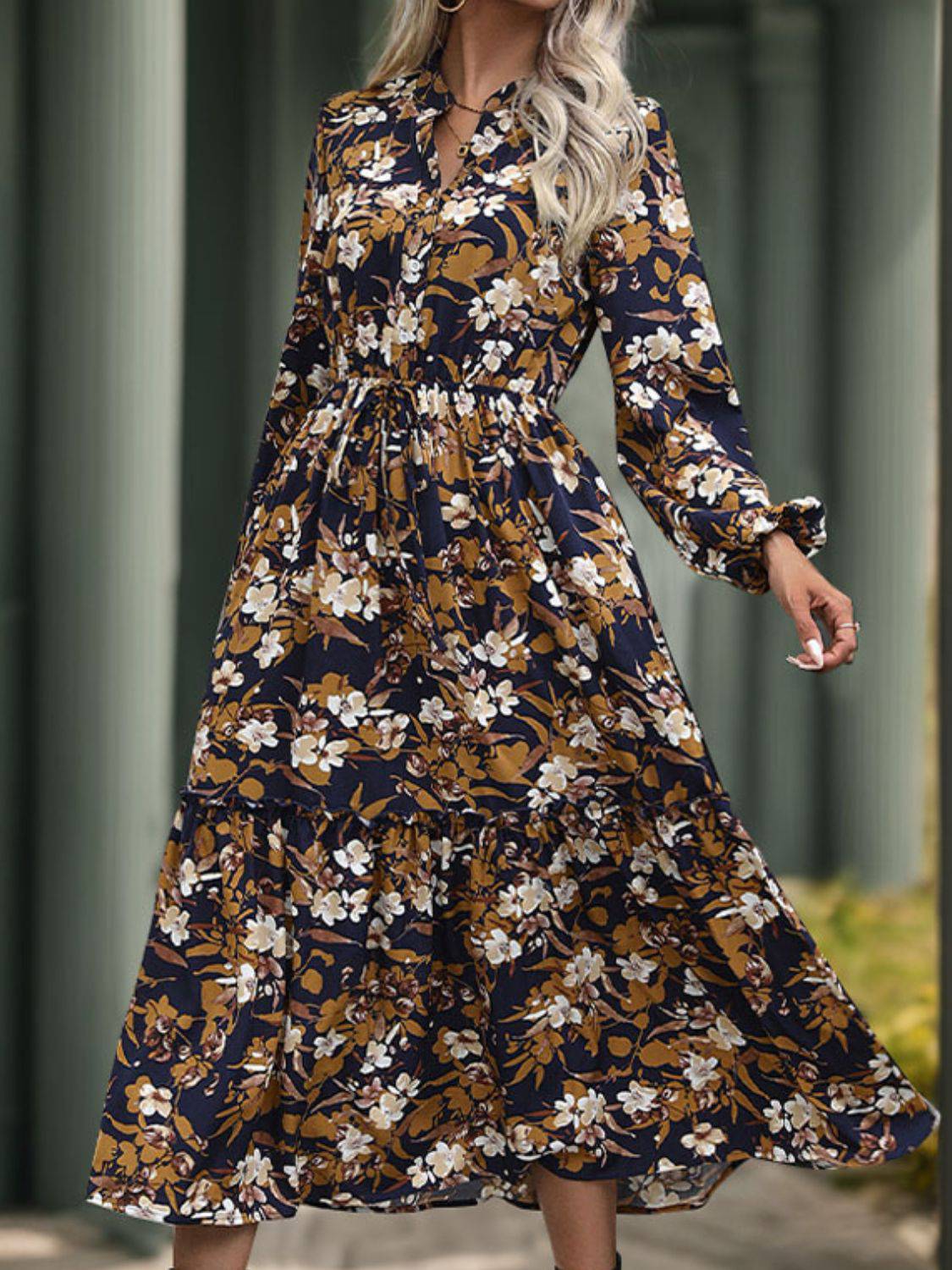 Perfee – Bedrucktes, langärmliges Midikleid mit Einkerbungen