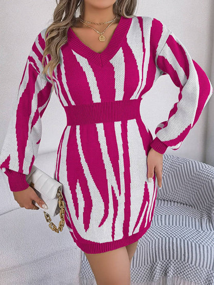 Pulloverkleid mit V-Ausschnitt und langen Ärmeln im Animalprint