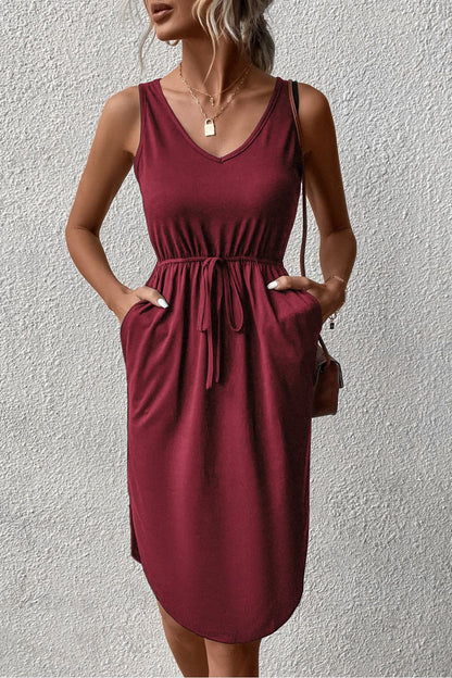 Perfee – Ärmelloses Kleid mit V-Ausschnitt und abgerundetem Saum