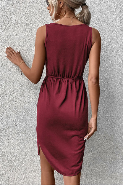 Perfee – Ärmelloses Kleid mit V-Ausschnitt und abgerundetem Saum
