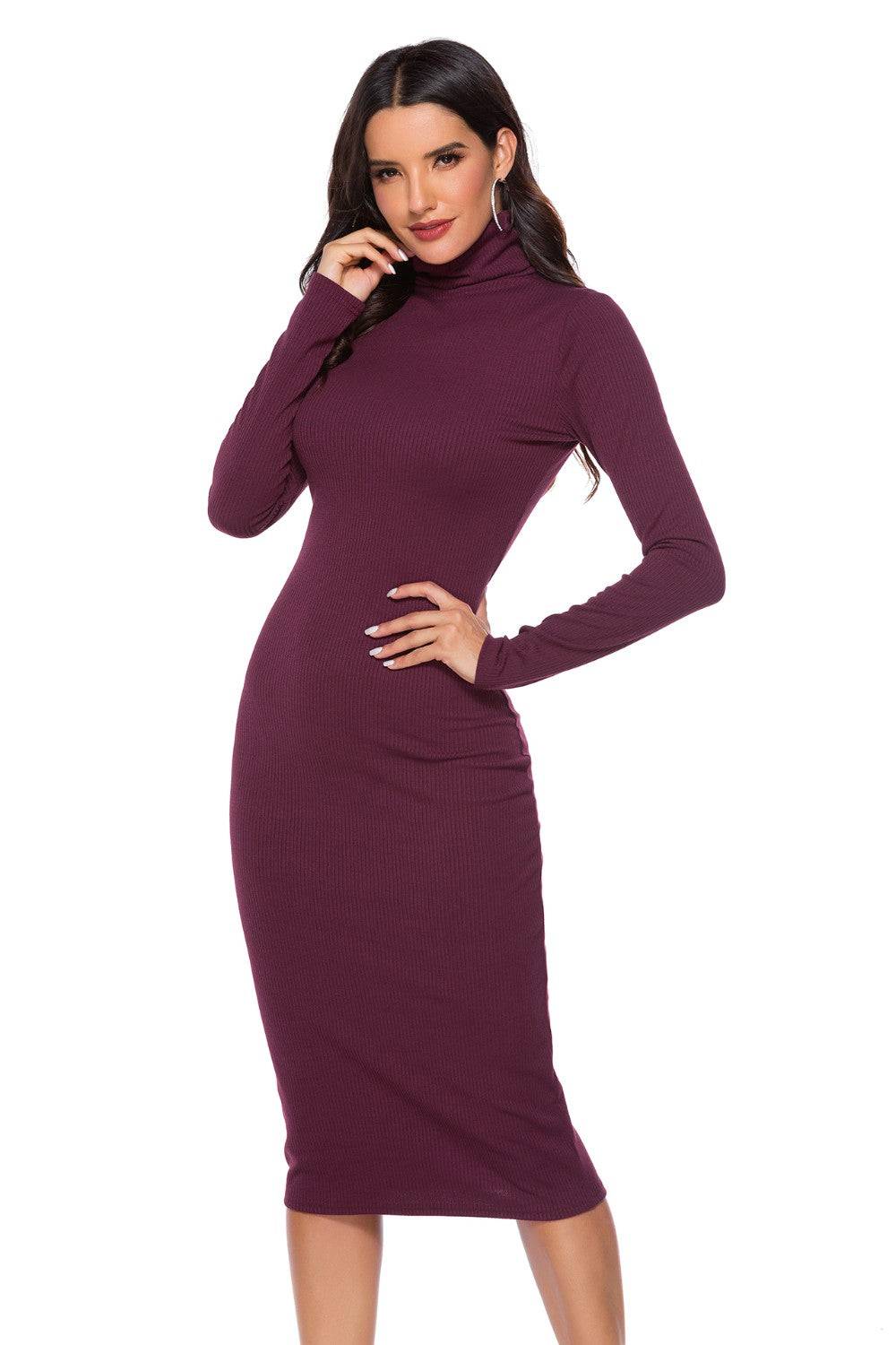 Geripptes Rollkragenkleid mit langen Ärmeln