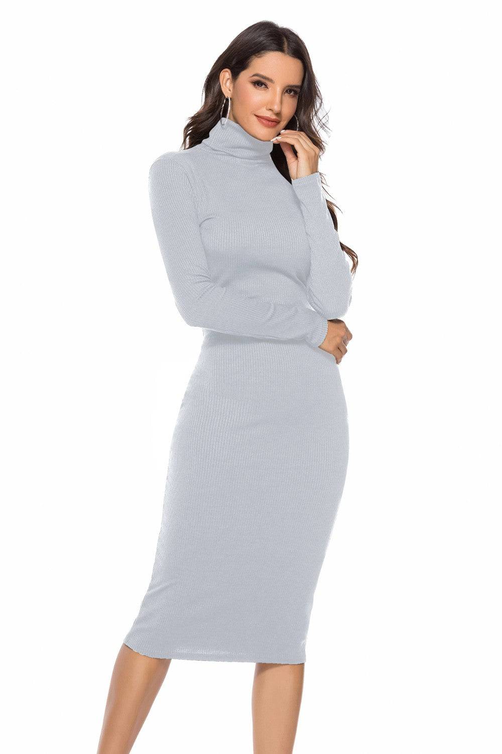 Geripptes Rollkragenkleid mit langen Ärmeln