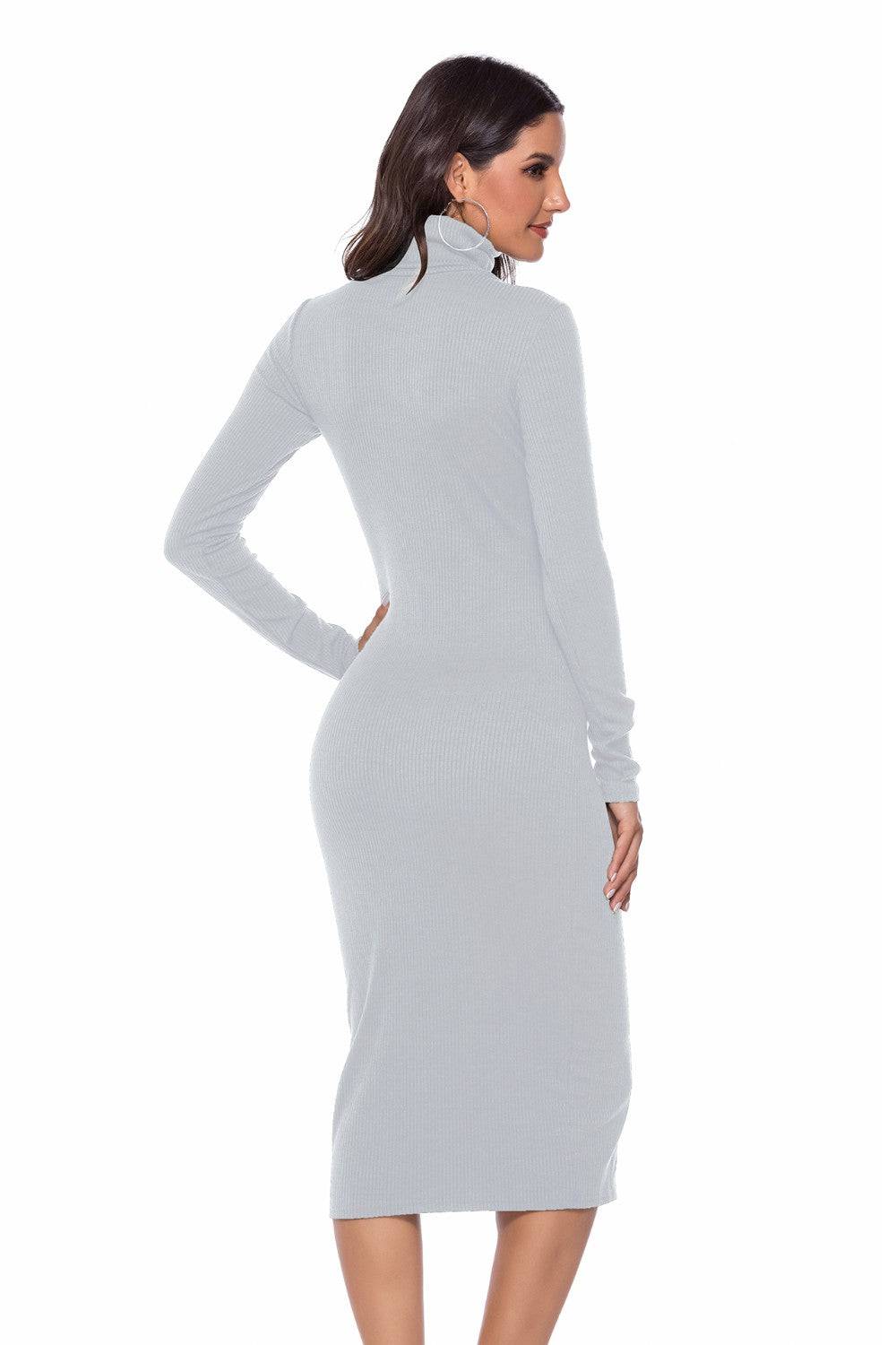 Geripptes Rollkragenkleid mit langen Ärmeln