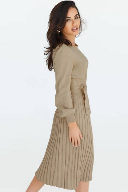 Plissiertes Pulloverkleid mit Rundhalsausschnitt und langen Ärmeln