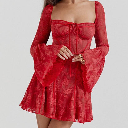 Langärmliges Spitzenkleid zum Binden