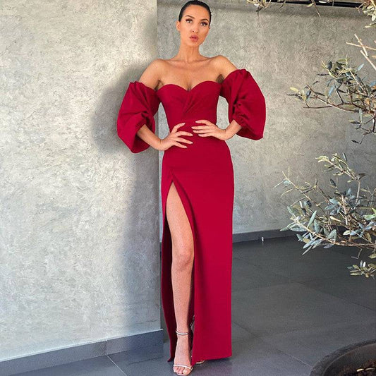 Schulterfreies Kleid mit Puffärmeln