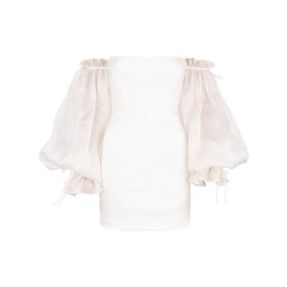Kleid mit schulterfreiem Ausschnitt