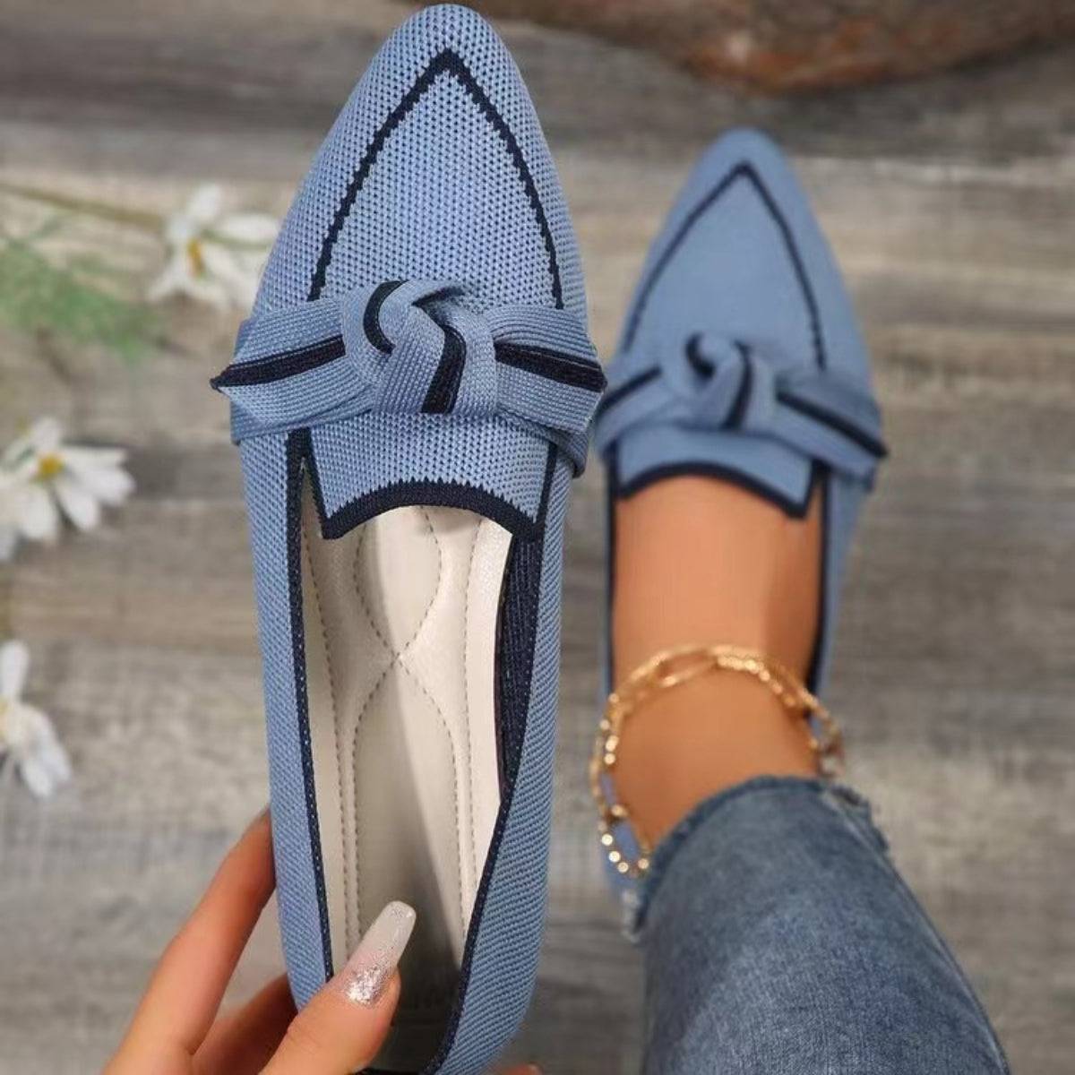 Bow Contrast Trim Point Toe Loafers - Siennasass