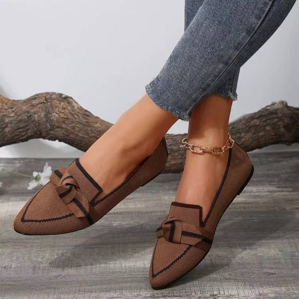 Bow Contrast Trim Point Toe Loafers - Siennasass